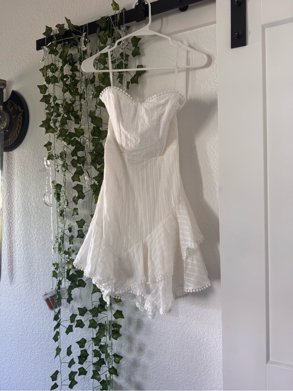 *NWT* Selfie Leslie Strapless White Bustier Dress